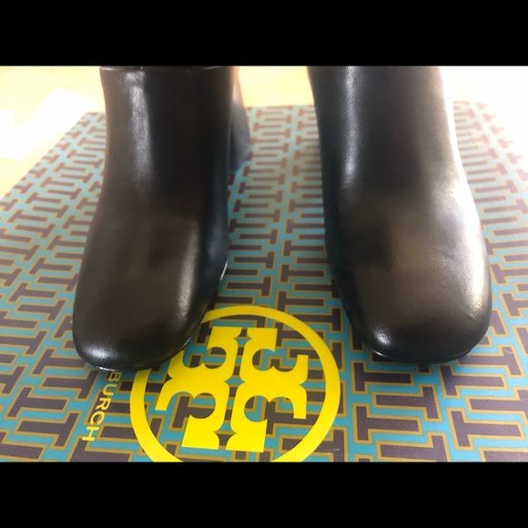 BNIB Tory Burch Sidney Boot - Picture 3 of 6